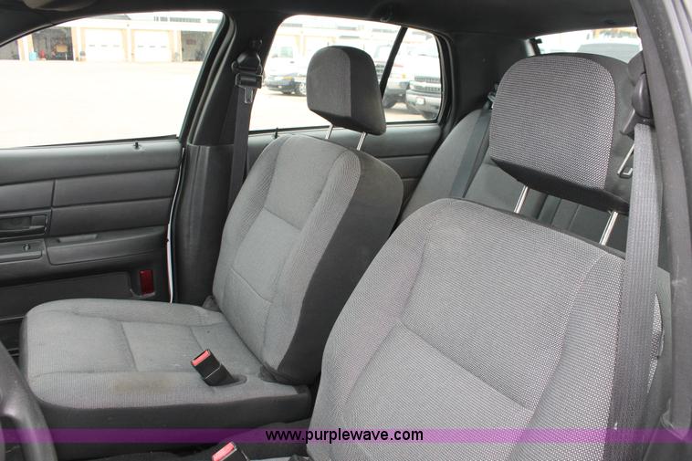 image for item H6372 2008 Ford Crown Victoria Police Interceptor