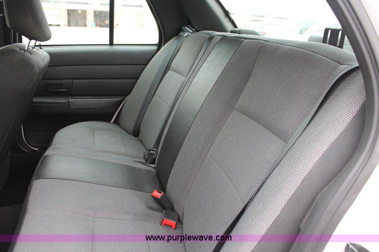 image for item H6372 2008 Ford Crown Victoria Police Interceptor