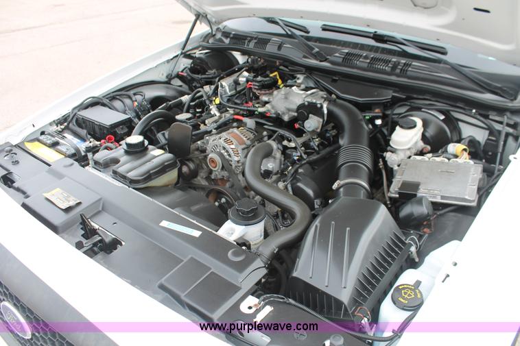 image for item H6372 2008 Ford Crown Victoria Police Interceptor