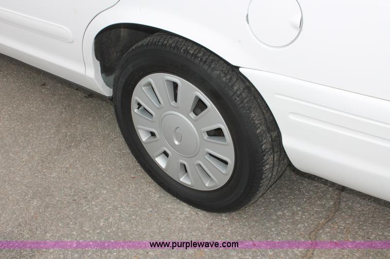 image for item H6372 2008 Ford Crown Victoria Police Interceptor