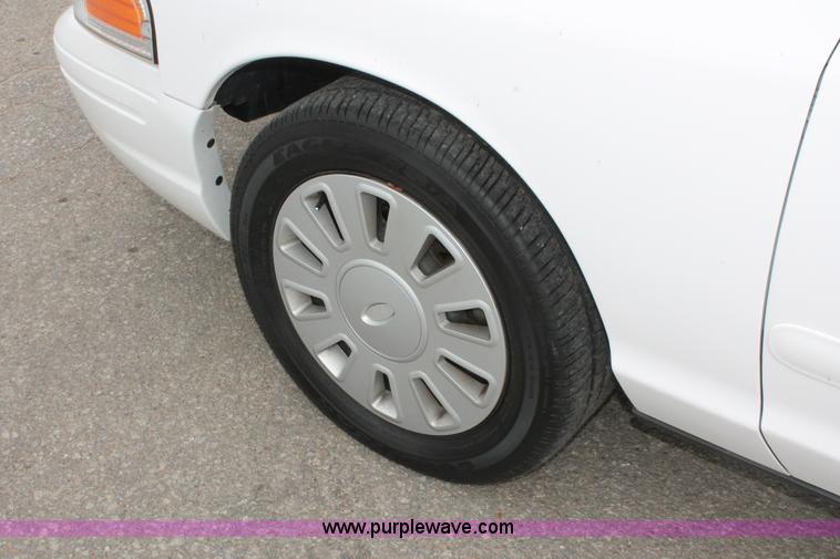 image for item H6372 2008 Ford Crown Victoria Police Interceptor