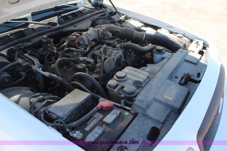 image for item H6989 2006 Ford Crown Victoria Police Interceptor