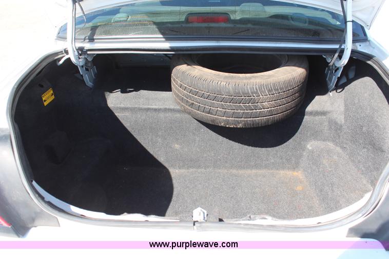 image for item H6989 2006 Ford Crown Victoria Police Interceptor