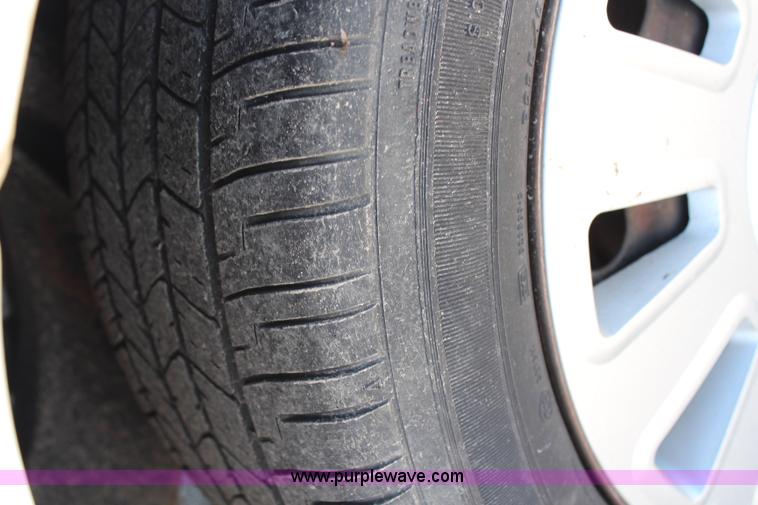 image for item H6989 2006 Ford Crown Victoria Police Interceptor