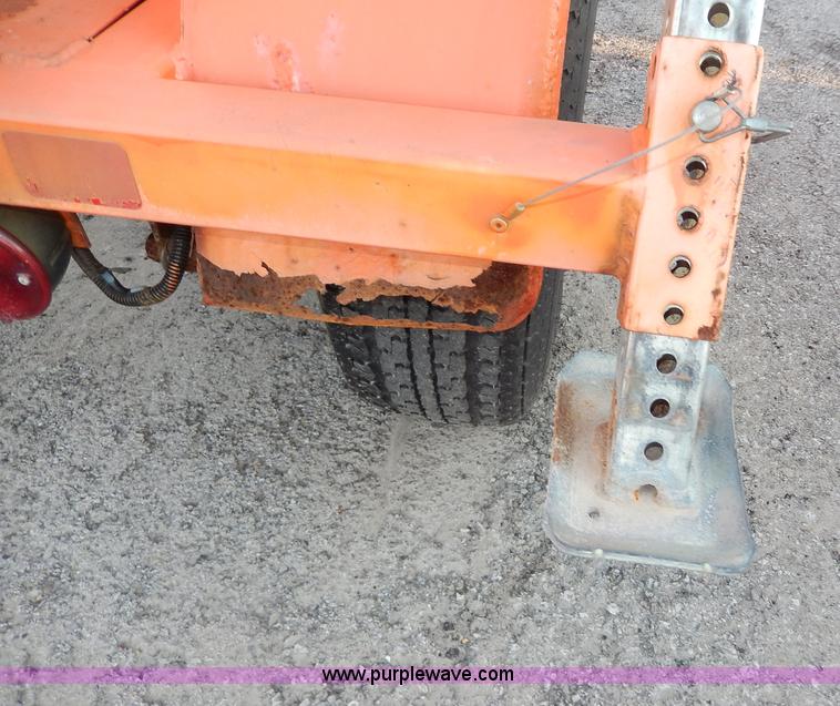 image for item H9702 Wanco arrow board