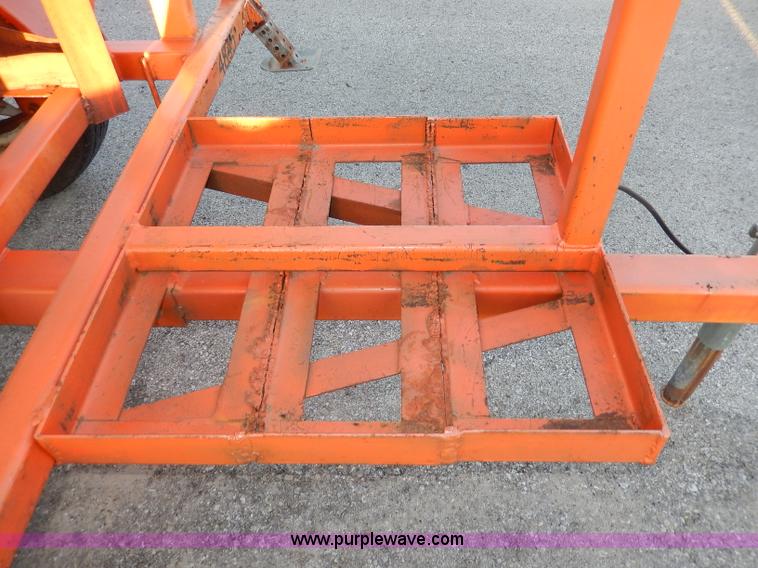 image for item H9702 Wanco arrow board