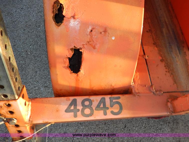 image for item H9702 Wanco arrow board