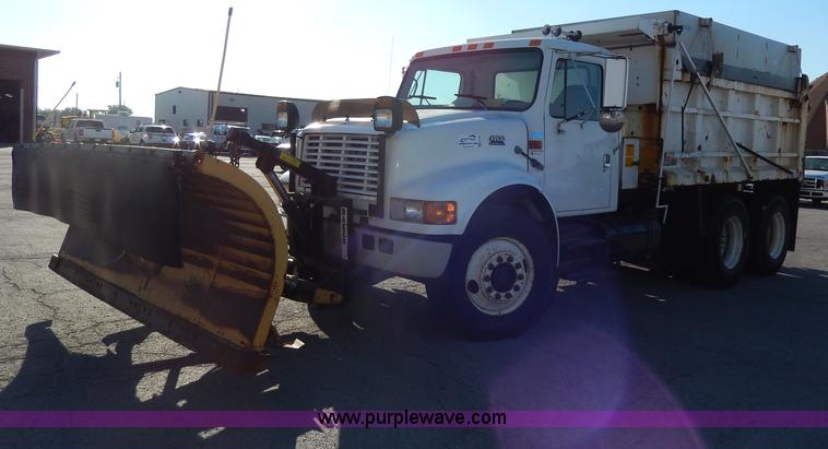 image for item H9706 2000 International 4900 dump truck