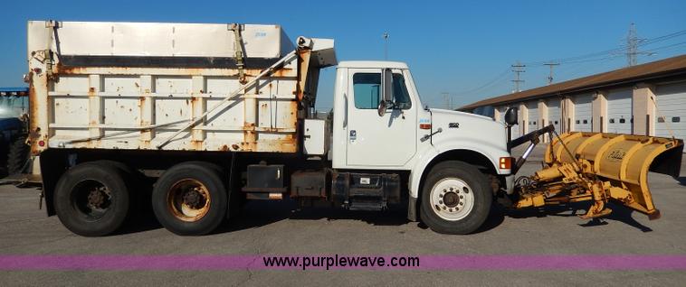 image for item H9706 2000 International 4900 dump truck