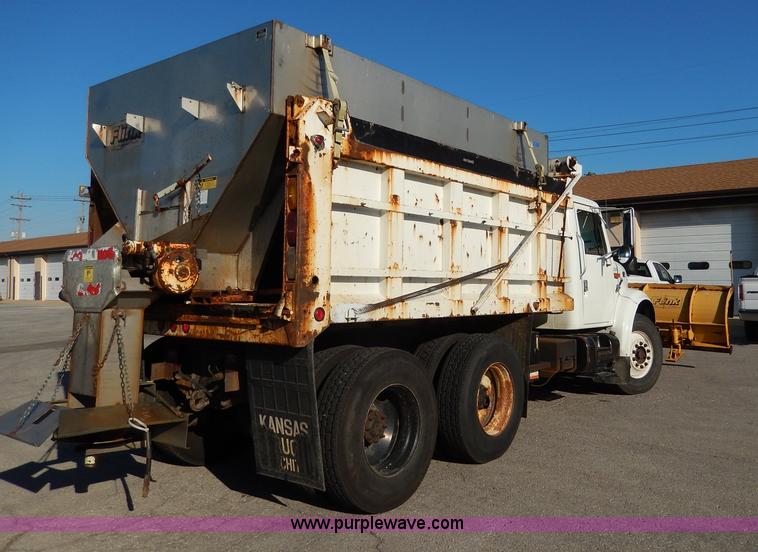 image for item H9706 2000 International 4900 dump truck