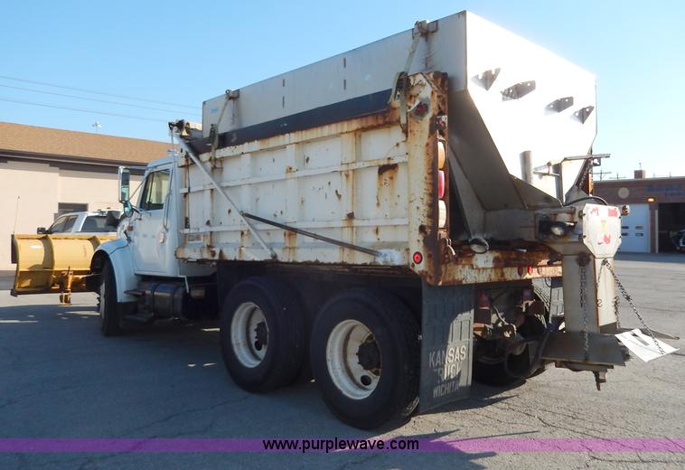 image for item H9706 2000 International 4900 dump truck