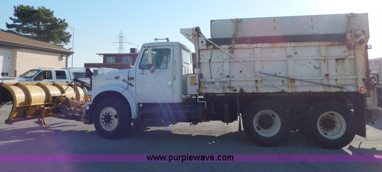 image for item H9706 2000 International 4900 dump truck