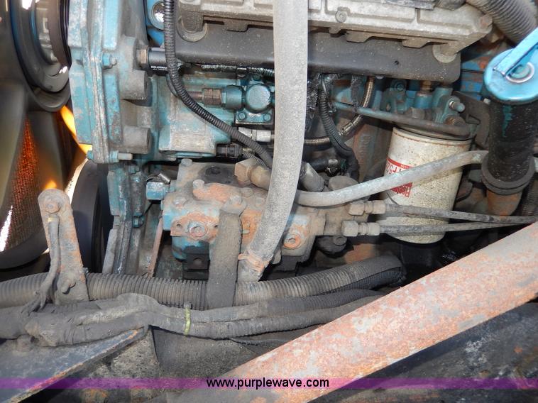 image for item H9706 2000 International 4900 dump truck