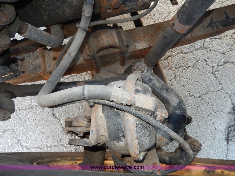 image for item H9706 2000 International 4900 dump truck