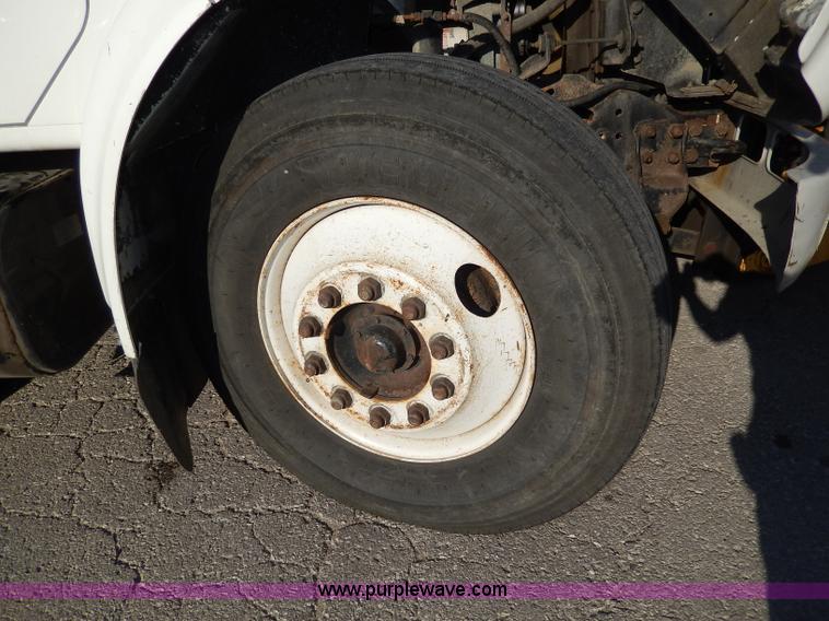 image for item H9706 2000 International 4900 dump truck