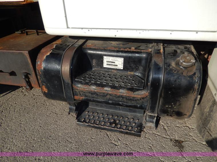 image for item H9706 2000 International 4900 dump truck