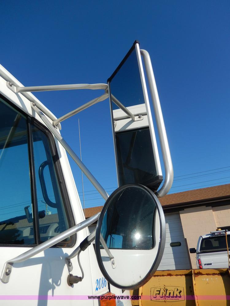 image for item H9706 2000 International 4900 dump truck