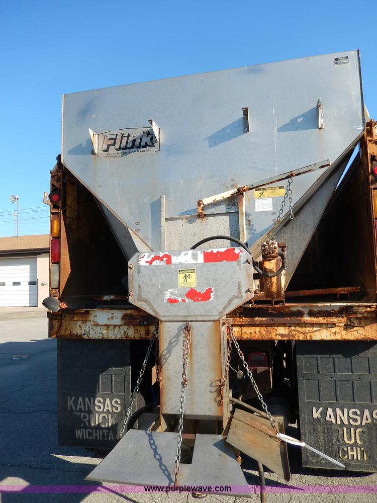 image for item H9706 2000 International 4900 dump truck