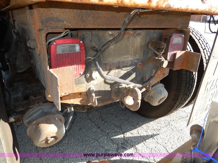 image for item H9706 2000 International 4900 dump truck