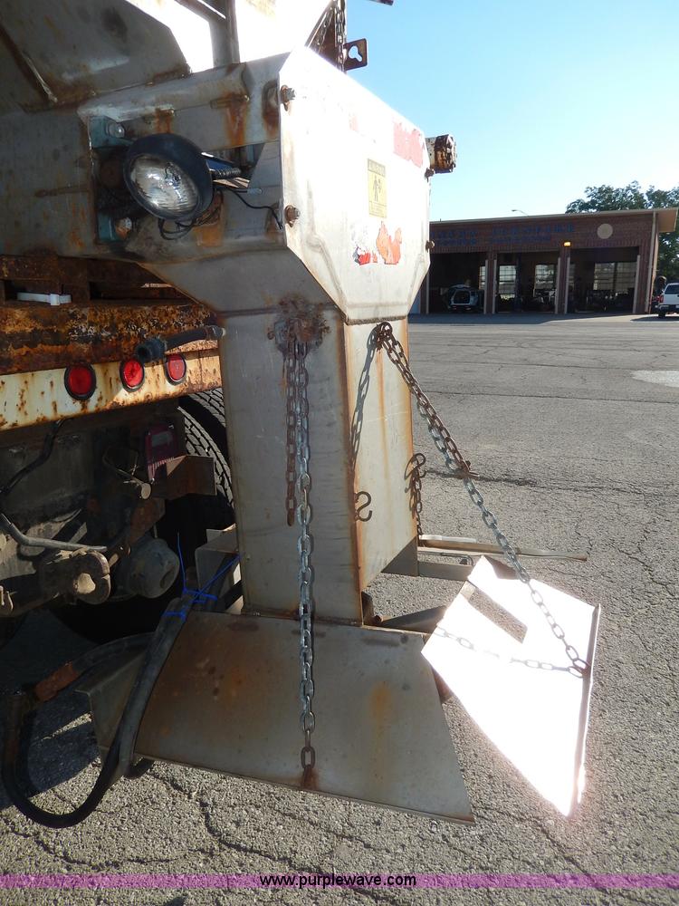 image for item H9706 2000 International 4900 dump truck