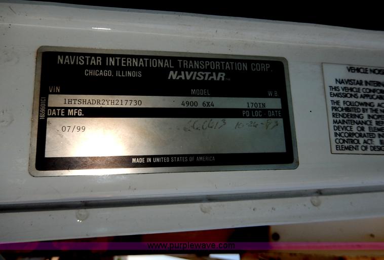 image for item H9706 2000 International 4900 dump truck