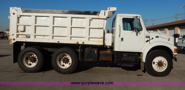 image for item H9707 2001 International 4900 dump truck
