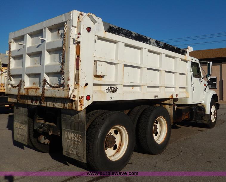 image for item H9707 2001 International 4900 dump truck