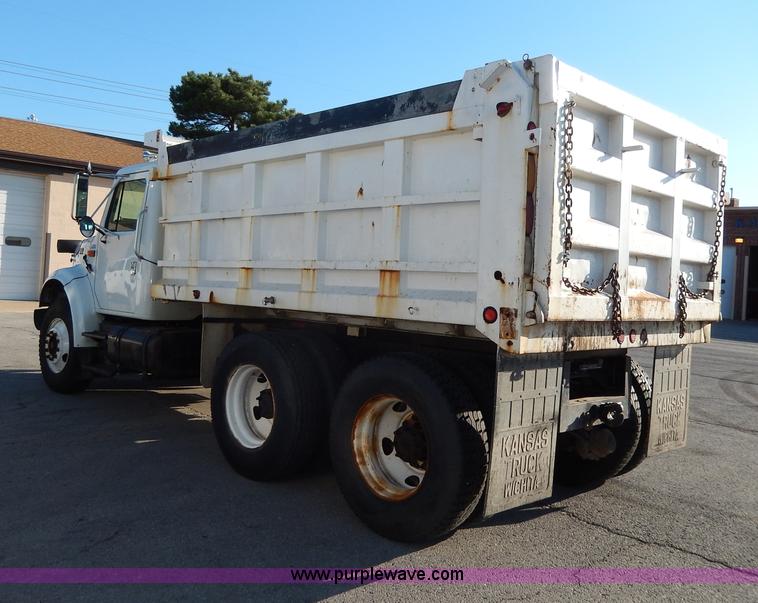 image for item H9707 2001 International 4900 dump truck