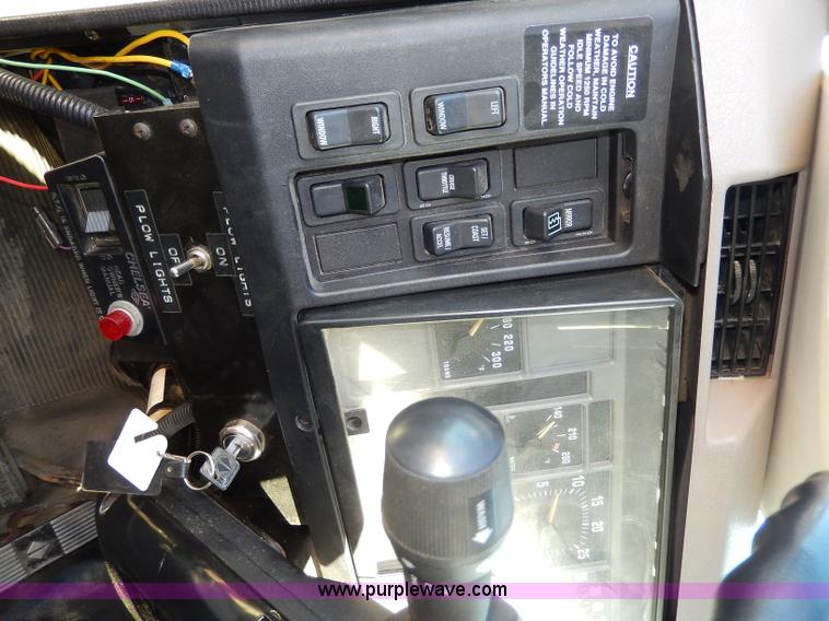 image for item H9707 2001 International 4900 dump truck