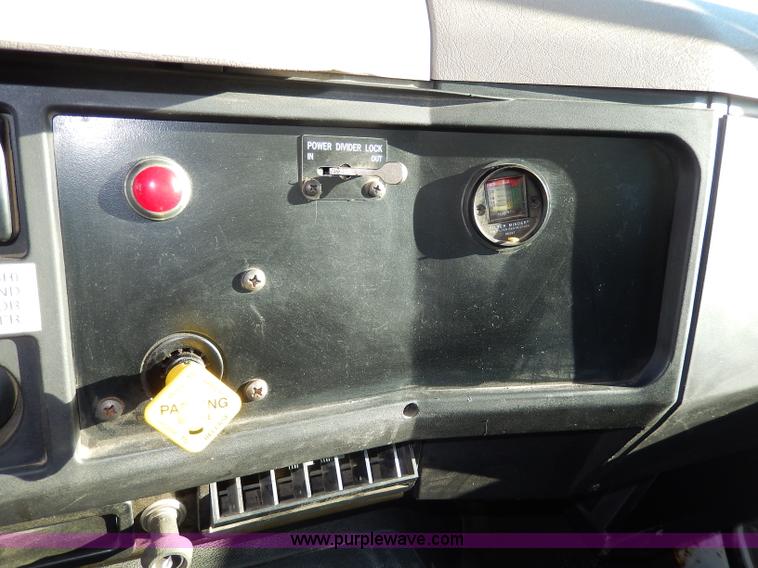 image for item H9707 2001 International 4900 dump truck