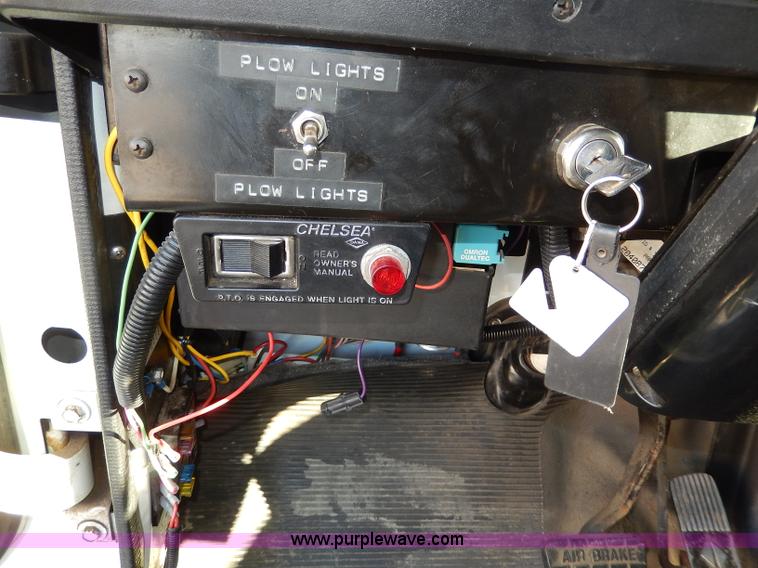 image for item H9707 2001 International 4900 dump truck