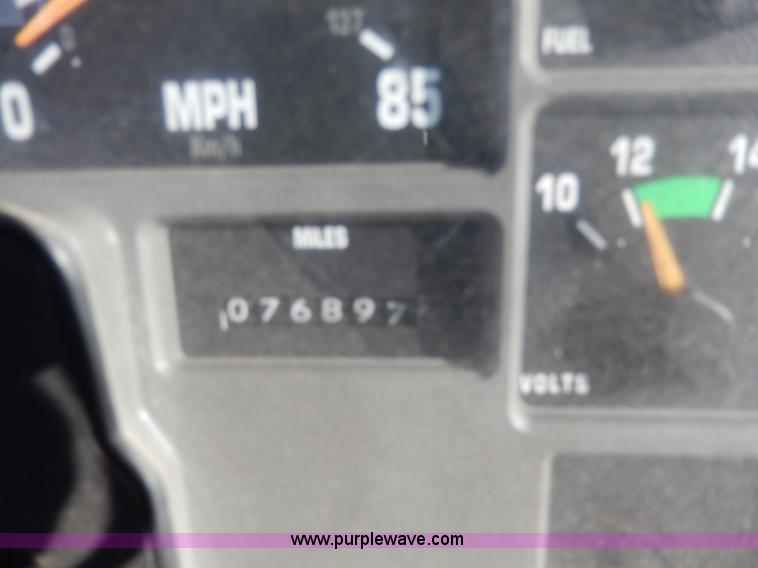 image for item H9707 2001 International 4900 dump truck