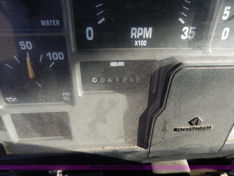 image for item H9707 2001 International 4900 dump truck