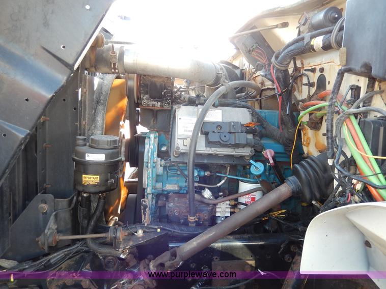 image for item H9707 2001 International 4900 dump truck