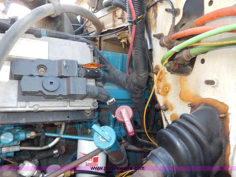 image for item H9707 2001 International 4900 dump truck