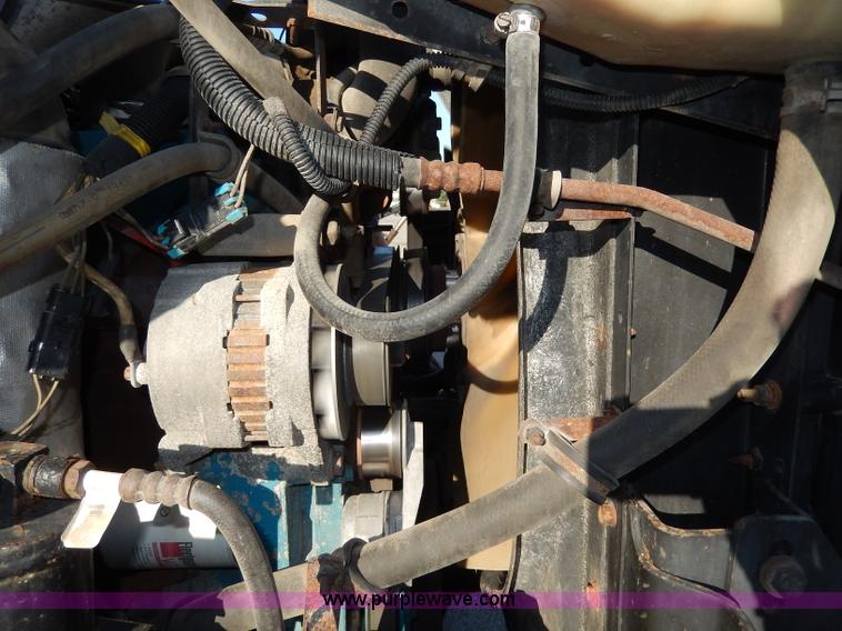 image for item H9707 2001 International 4900 dump truck