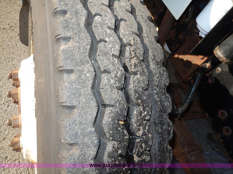 image for item H9707 2001 International 4900 dump truck