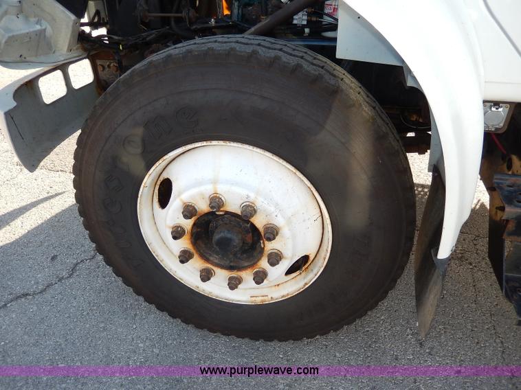 image for item H9707 2001 International 4900 dump truck