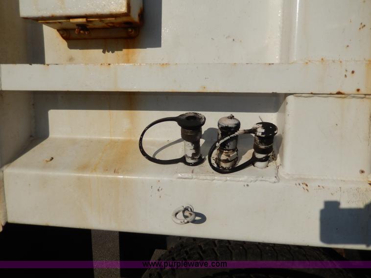 image for item H9707 2001 International 4900 dump truck