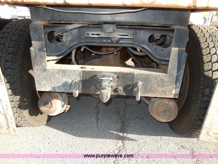 image for item H9707 2001 International 4900 dump truck