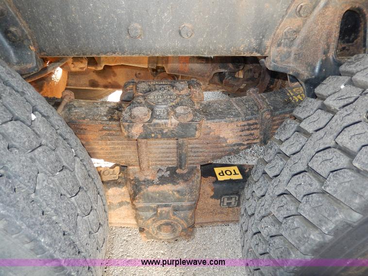 image for item H9707 2001 International 4900 dump truck