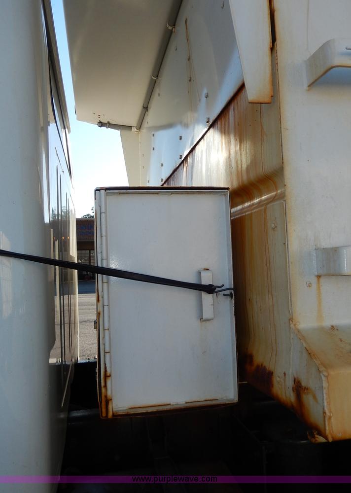 image for item H9707 2001 International 4900 dump truck