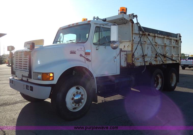 image for item H9708 2000 International 4900 dump truck