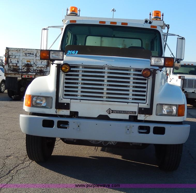 image for item H9708 2000 International 4900 dump truck