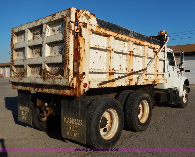 image for item H9708 2000 International 4900 dump truck