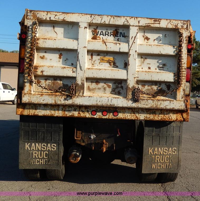 image for item H9708 2000 International 4900 dump truck