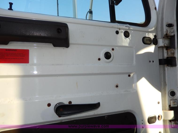 image for item H9708 2000 International 4900 dump truck