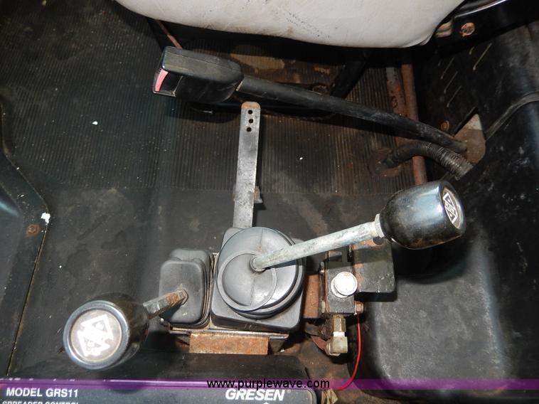 image for item H9708 2000 International 4900 dump truck