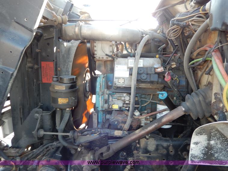 image for item H9708 2000 International 4900 dump truck