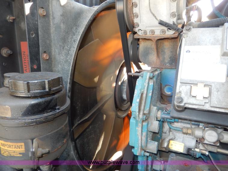 image for item H9708 2000 International 4900 dump truck